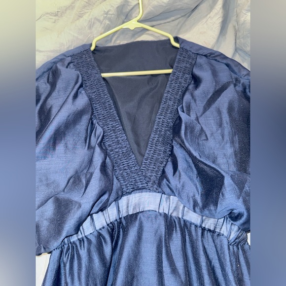 ChicqBoutiques Smocked V-Neck Detail Long Sleeve Maxi Dress - Picture 7 of 9